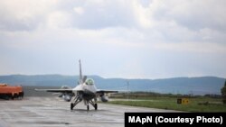 Самолет F-16, иллюстративное фото 