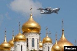 Российский самолет А-50 во время военного парада в Москве, 24 июня 2020 года