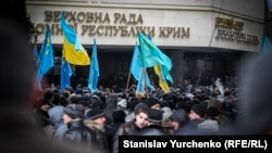 Проукраинский митинг 26 февраля 2014 года в Симферополе