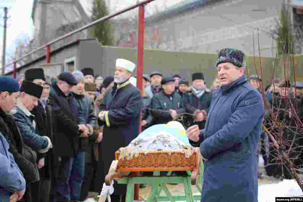 На похоронах врача-уролога Исы Джемилева